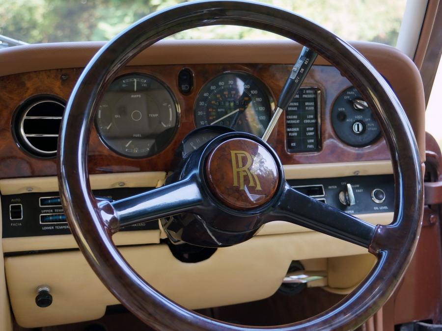  Rolls-Royce Silver Shadow II Shooting Break 1980 года  (фото 6 из 8)